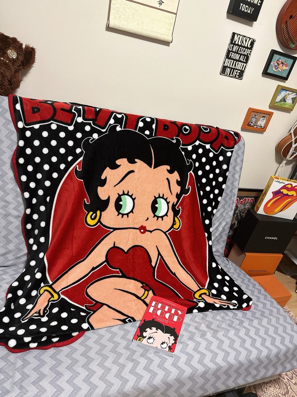Betty Boop Red, Black and White Plush Throw Blanket with Character Graphic